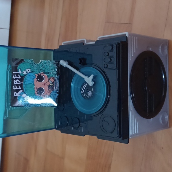 L.O.L. Surprise! Hair Flip Doll Rebel - Picture 3 of 13